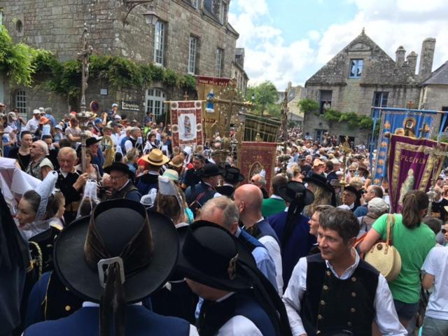 Sur Les Hauteurs De Locronan Exterior photo