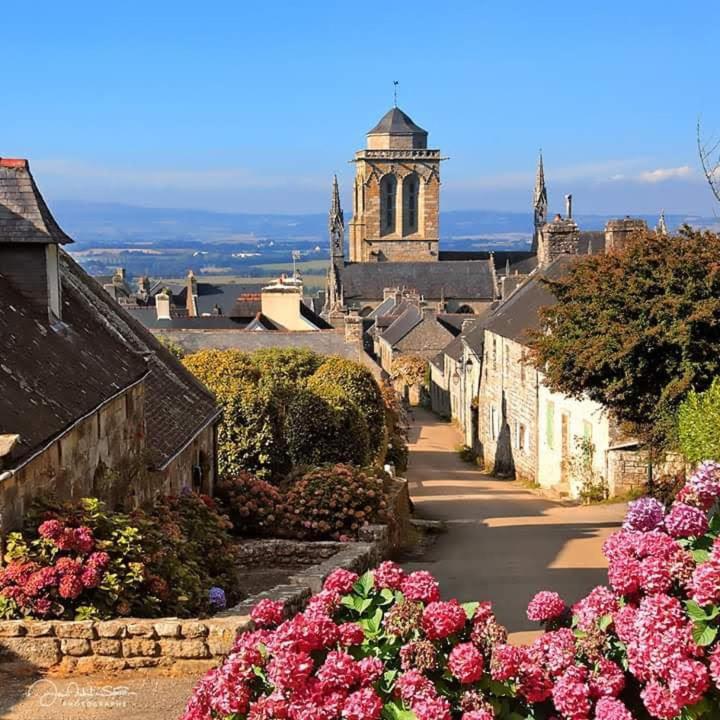 Sur Les Hauteurs De Locronan Exterior photo